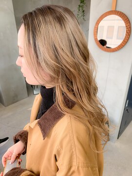 テトヘアー(teto hair) ブロンド、ブリーチオンカラー、ベージュ、グラデーションカラー