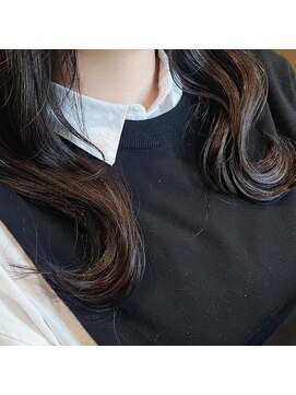 グランデ(grande) 韓国風/暗めのナチュラルブラウン/巻き髪/ツヤ髪