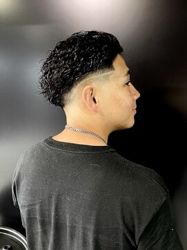 アウル 心斎橋(owl) 【ツイスパオールバックフェード】スキンフェード/バーバー