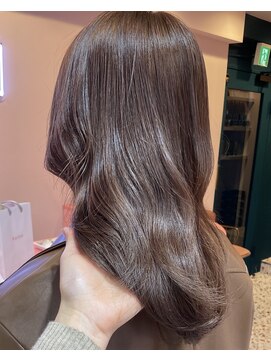 ボタン シブヤ(VOTAN SHIBUYA) ベージュ/韓国ヘア/渋谷/レイヤー/顔まわり/前髪