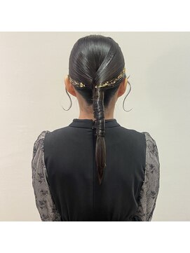 インサイドアウト(IN SIDE OUT+) タイトアレンジ / タイトポニー / ローポニー【IN SIDE OUT+】