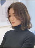 柔らかベージュ/毛先ぷつっと外はねボブ