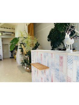 落ち着ける少人数のプライベート空間で☆自然に馴染むおしゃれなグレイカラーが叶うサロンです！