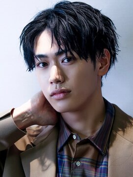 コンフィデンス 新宿3rd(confidence) メンズ黒髪センターパートツイストスパイラルパーマツーブロック