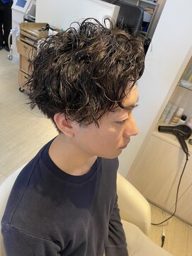 ヘアーリゾートラシックアールプラス(hair resort lachiq R+) 《ツイストスパイラル/メンズパーマ/メンズカット