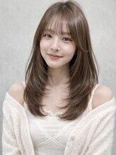 ナナローネス(nana loness)&nbsp;レイヤーカット くびれヘア 韓国風スタイル まろやかベージュ