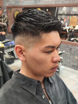 スリーセント 栄(3/cent) フェザーアップ/スキンフェード/フェードカット