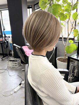 ヘアーラボ 樟葉(Hair Labo) 南樟葉/丸みショート/透明感ベージュ