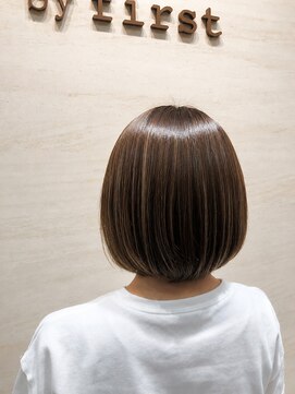 ウイバイファースト(u'i by first) ツヤ感たっぷりの大人ボブ