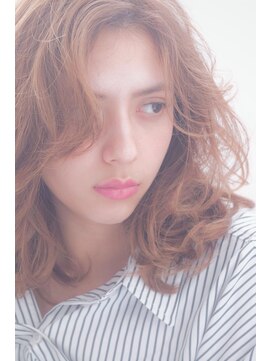 アドラーブル 万代店 (adorable) 外国人風ベージュ×ラフ感ルーズウェーブ