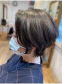 20代30代大人可愛いアッシュベージュくびれボブ耳掛け透明感