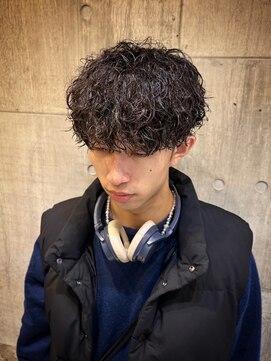 ビンゴ(BINGO) 1538波巻きツイストスパイラルパーマ黒髪束間センターパート