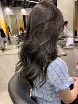 シティ(CITY) オリーブグレージュカラー　レイヤーカット　艶髪