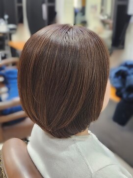 レイエレガンス(Rei Elegance) アルティストカラー&トリートメントでツヤ髪へ