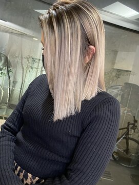 ヌエン 渋谷(NU/EN) 夏にやりたいコントラストバレイヤージュと切りっぱなしボブ