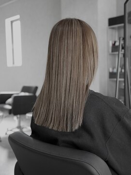 エルフィ(ELF=y) ハイライトミルクティー×髪質改善