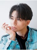 スーツ短髪ツーブロック束感モテる黒髪シークレットパーマ流行