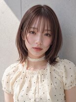 ヴェイン 渋谷(vain)&nbsp;耳かけレイヤーがかわいい！柔らかベージュミディ◎