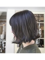 マウロア(MAULOA)&nbsp;“切りっぱなし アンニュイ 外ハネ 透明感カラー” 中西英美子