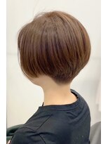 アヴソリューク(Absoluk)&nbsp;前下がり刈り上げボブ