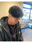 メンズカット刈り上げブラックセンターパートニュアンスデザイン