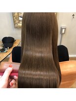 エルムトウキョウ(ELM Tokyo)&nbsp;髪質改善トリートメントでハイトーン艶髪