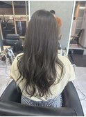 オリーブベージュ