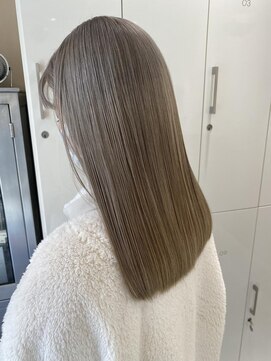 フィグバイアルテフィーチェ(fig by artefice) シアーベージュカラー