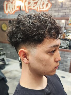 スリーセント 栄(3/cent) スパイラルパーマ/フェードカット/カーリーパーマ