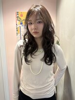 ウム(umu.)&nbsp;レイヤーカット / ハッシュカット / オリーブベージュ