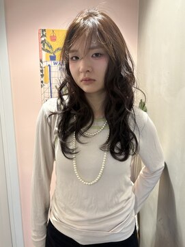 ウム(umu.) レイヤーカット / ハッシュカット / オリーブベージュ