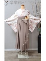 きものサロン すずめ屋&nbsp;レンタル番号　卒業袴-１10　菊松竹梅　　（帯、袴色変更可）