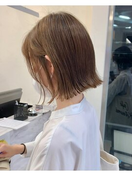 ブレンドバイハピネス(Blend by happiness) 切りっぱなしボブ×ハイライト×ミルクティーベージュ