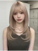ミルクティーベージュミディアムヘアラベンダーカラー薄め前髪◎