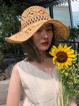 スピンヘアワークス(Spin Hair Works) ベージュカラー_外ハネ_透明感カラー_ロブ