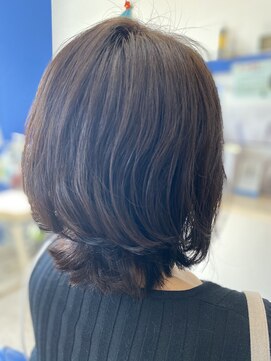 アクアリッシュ ヘアー(Aqualish Hair) ミディアムレイヤー