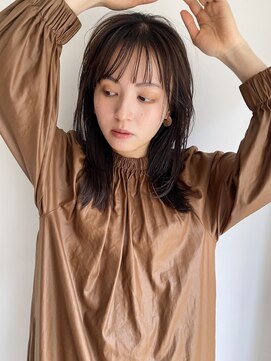 ラレイ(Lalei) レイヤーロングスタイル／くびれヘア ×  シアーベージュ