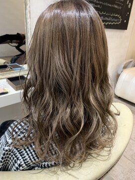 アクイール ピュール ヘア(Accueillir Pur hair) ミルクティーベージュ