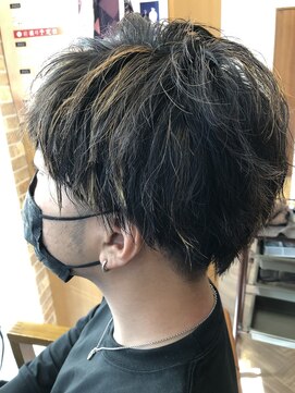 フレンズ 手稲店(friend's) ツイストスパイラルパーマ2ヶ月後のカット+ポイントカラー