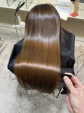 ロロ(ro-ro) 【恵比寿 ro-ro】柔らかくしなやかで芯のある潤艶髪