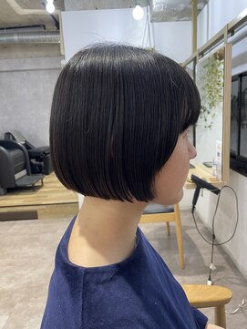 アマネ(AMANE) ぱつっとミニボブ