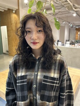 アンアームズ(ann ARMS) ロングウェーブパーマ×顔まわりパーマ