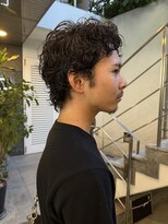 メンズレコ 渋谷(MEN'S LECO)&nbsp;ブルーブラックフェザーパーマ刈り上げセンターパート