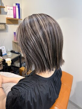 アパートメント オブ ソロン 市川(The Apartment of Solon) レイヤー/ショートボブ/ハイライト/白髪ぼかし/市川/40代/30代