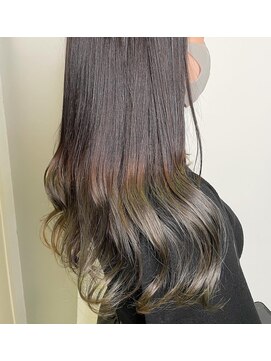 ガーデン ジングウマエ(GARDEN jingumae) パールグレーのグラデーションカラー