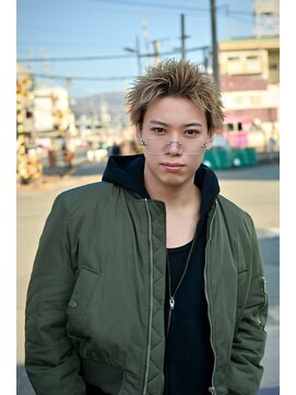 フラム ヘアデザイナーズ(FuLAM Hair designers*) ハイトーンスパイキーショート