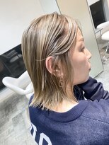 プレフェレプレフェ(prefere prefe)&nbsp;全頭ブリーチ×柔らかベージュ×切りっぱなし