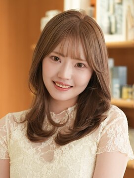 ワン 戸塚(ONE001) オリーブベージュ/ウェットヘア /レイヤーカット /戸塚