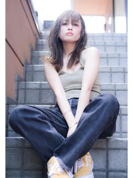 テイラー(Taylor) [Taylor]  外国人風透け感ベージュ×うざバング