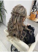 耳出しハーフアップ
